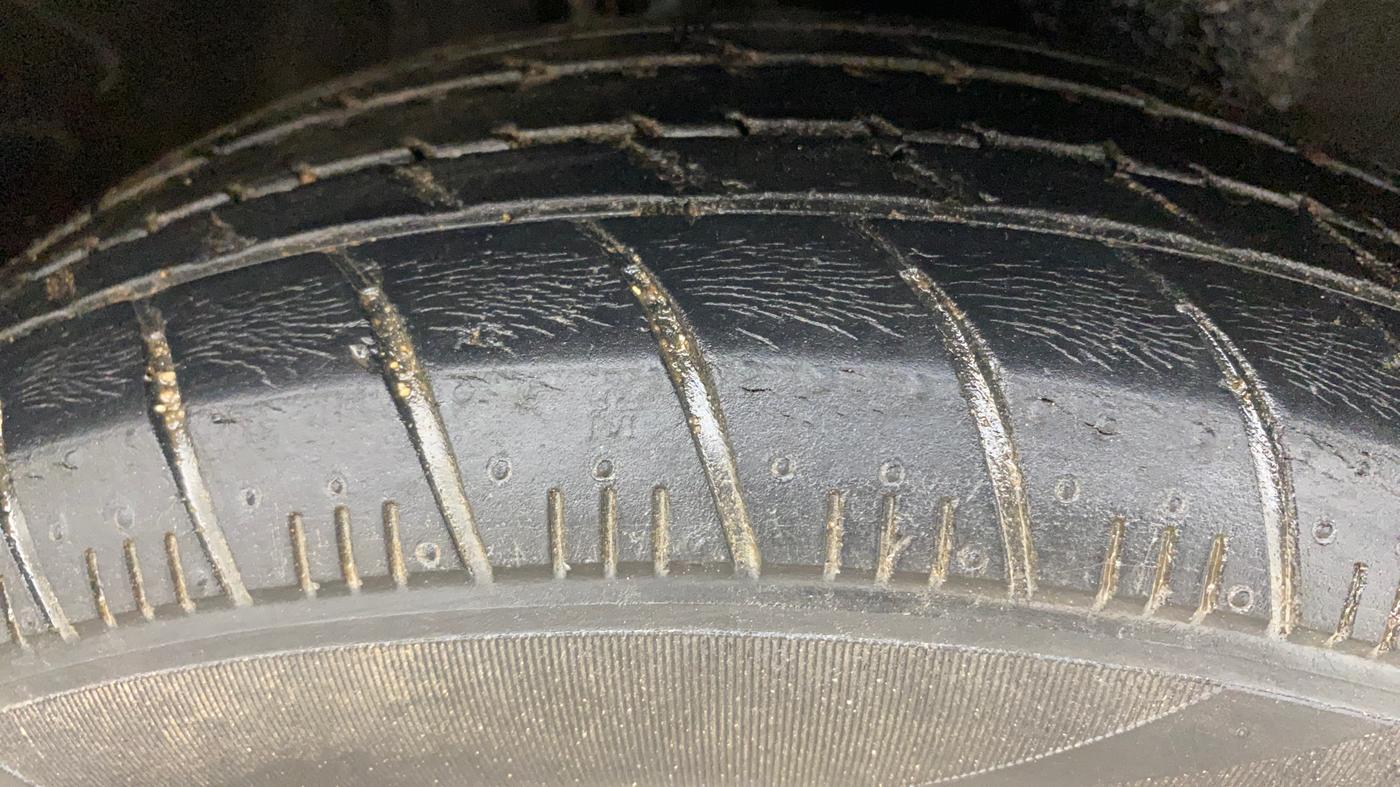 2020 Maruti Celerio X ZXI (O) AMT, Petrol, Automatic, 32,447 km, Right Front Tyre Tread