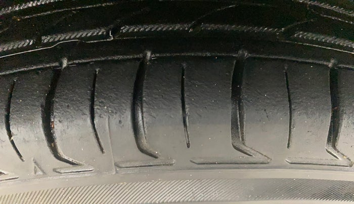 2017 Datsun Redi Go S, Petrol, Manual, 51,435 km, Right Front Tyre Tread