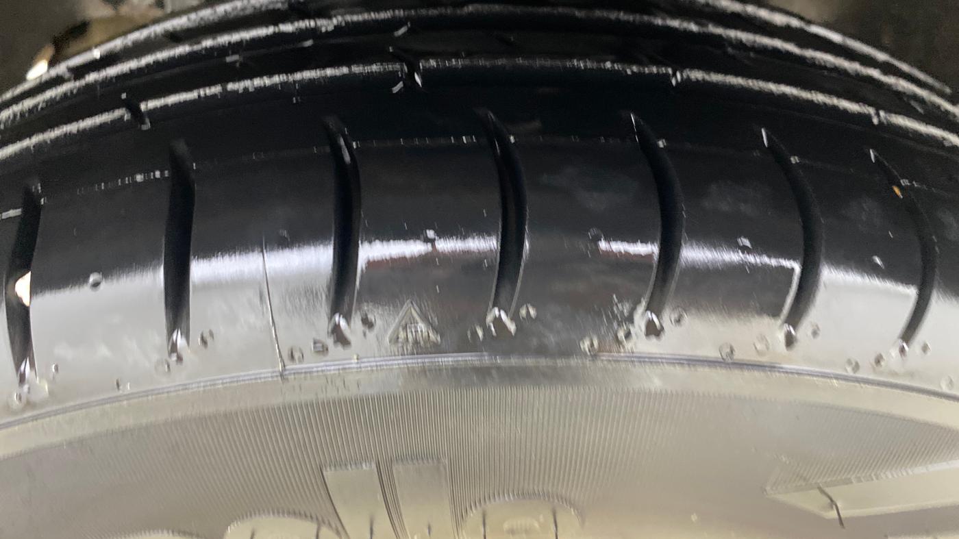 2017 Tata Tiago XZ(O) PETROL, Petrol, Manual, 90,426 km, Left Front Tyre Tread