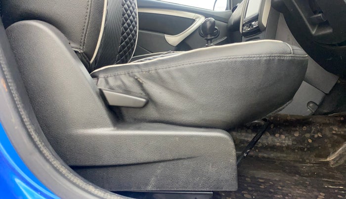 2019 Renault Duster 110 PS RXS 4X4 OPT DIESEL, Diesel, Manual, 64,285 km, Driver Side Adjustment Panel