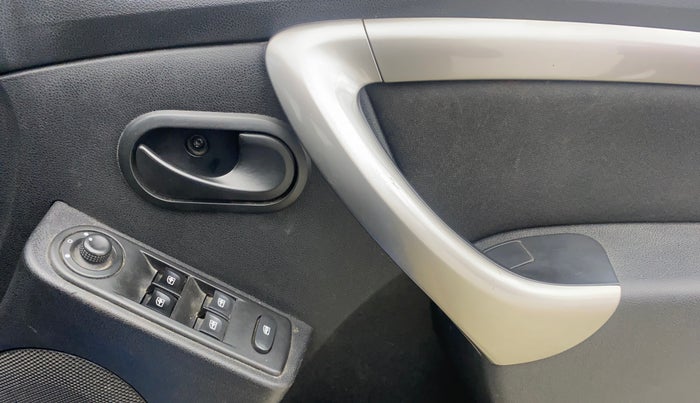 2019 Renault Duster 110 PS RXS 4X4 OPT DIESEL, Diesel, Manual, 64,285 km, Driver Side Door Panels Control