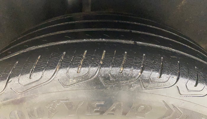 2018 Ford Ecosport TREND+ 1.5L DIESEL, Diesel, Manual, 1,09,010 km, Right Rear Tyre Tread