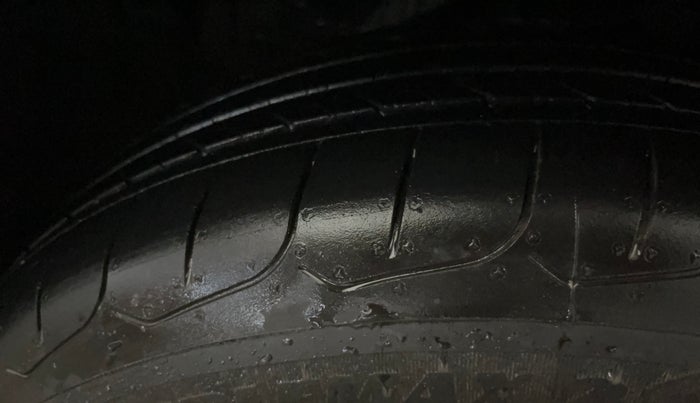 2022 KIA SELTOS HTK PLUS 1.5 IMT, Petrol, Manual, 60,425 km, Left Front Tyre Tread