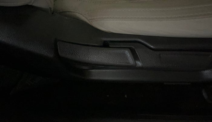 2022 KIA SELTOS HTK PLUS 1.5 IMT, Petrol, Manual, 60,425 km, Driver Side Adjustment Panel