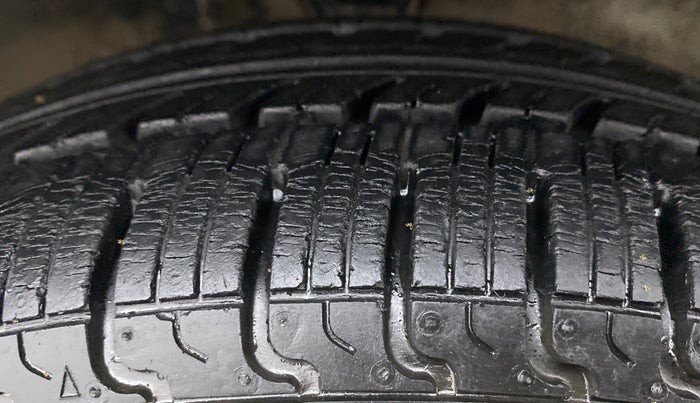 2011 Maruti Zen Estilo VXI, Petrol, Manual, 1,03,910 km, Right Front Tyre Tread