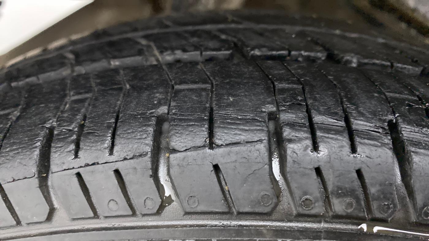 2011 Maruti Zen Estilo VXI, Petrol, Manual, 1,03,910 km, Right Rear Tyre Tread