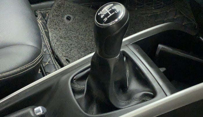 2018 Maruti Baleno DELTA PETROL 1.2, Petrol, Manual, 79,147 km, Gear lever - Boot Cover minor damage
