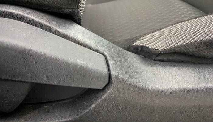 2022 Nissan MAGNITE XL, Petrol, Manual, 36,467 km, Driver Side Adjustment Panel