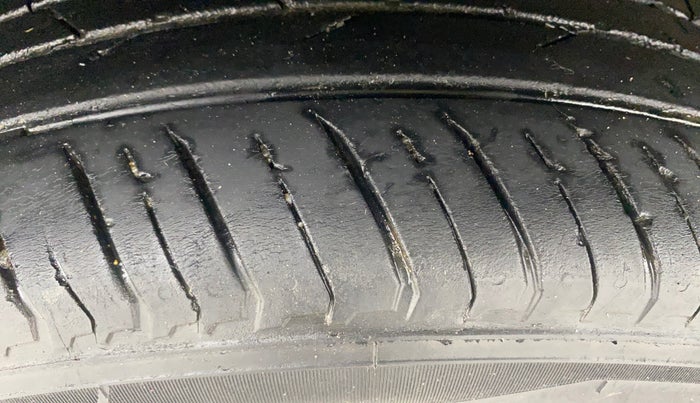 2022 Nissan MAGNITE XL, Petrol, Manual, 36,467 km, Right Rear Tyre Tread