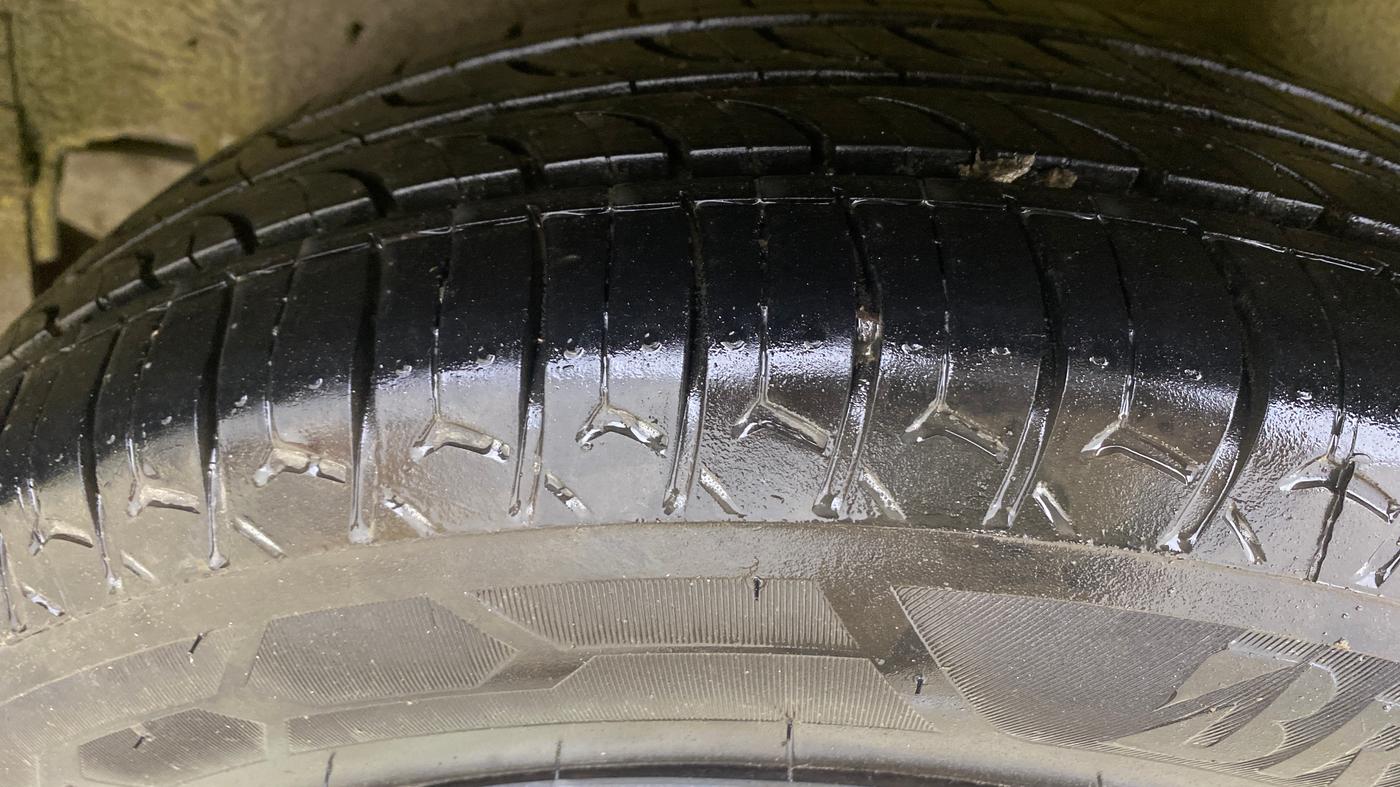 2014 Maruti Celerio VXI CNG, CNG, Manual, 1,17,536 km, Left Rear Tyre Tread