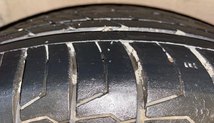 2017 Hyundai Verna 1.6 CRDI SX, Diesel, Manual, 91,585 km, Right Rear Tyre Tread