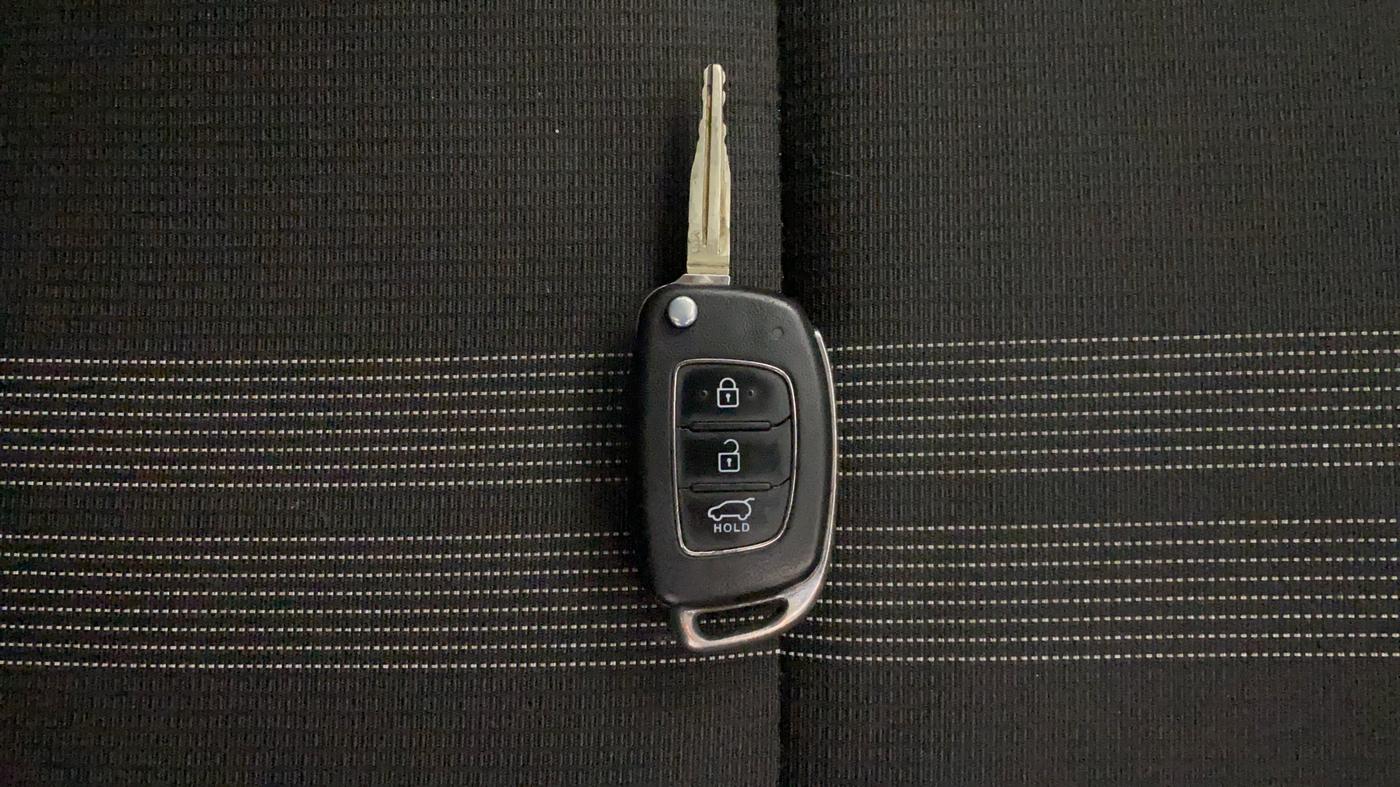 2021 Hyundai VENUE S 1.2, Petrol, Manual, 88,254 km, Key Close Up
