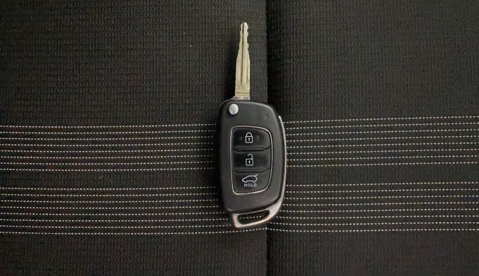 2021 Hyundai VENUE S 1.2, Petrol, Manual, 87,932 km, Key Close Up