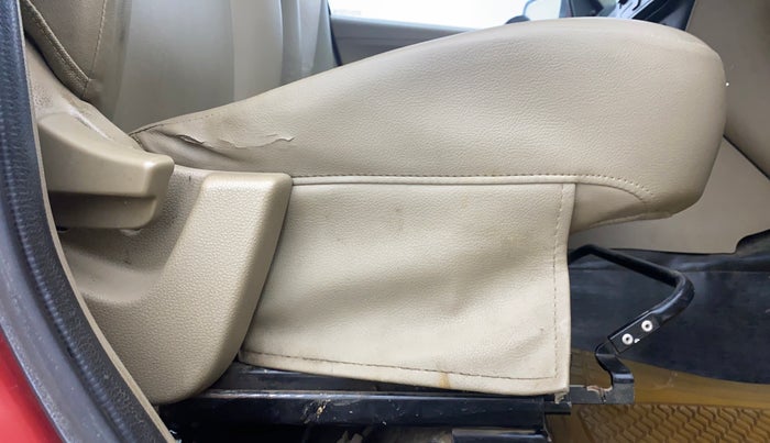 2016 Mahindra TUV300 T6, Diesel, Manual, 73,681 km, Driver Side Adjustment Panel