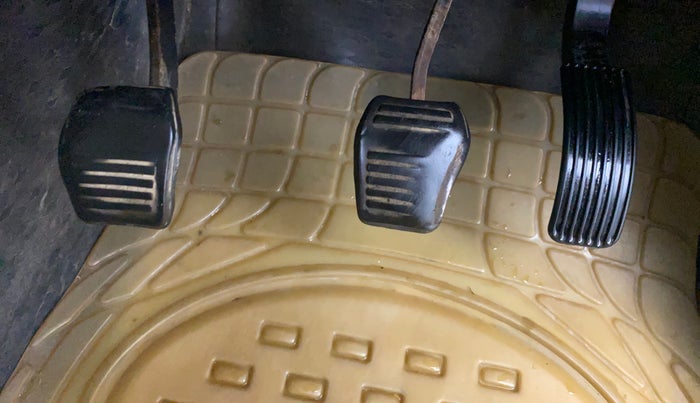 2016 Mahindra TUV300 T6, Diesel, Manual, 73,681 km, Pedals