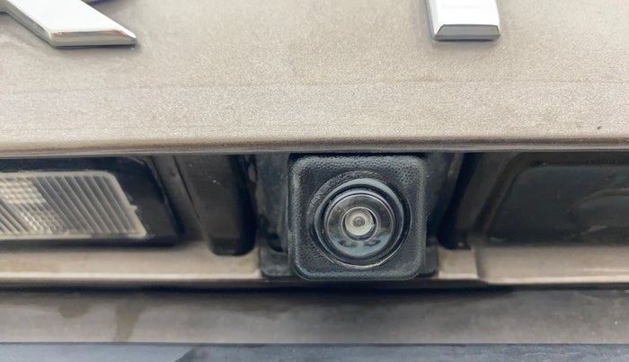 2022 Renault TRIBER RXT, Petrol, Manual, 52,550 km, Parking Camera