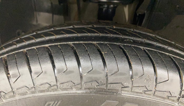 2022 Renault TRIBER RXT, Petrol, Manual, 52,550 km, Left Front Tyre Tread