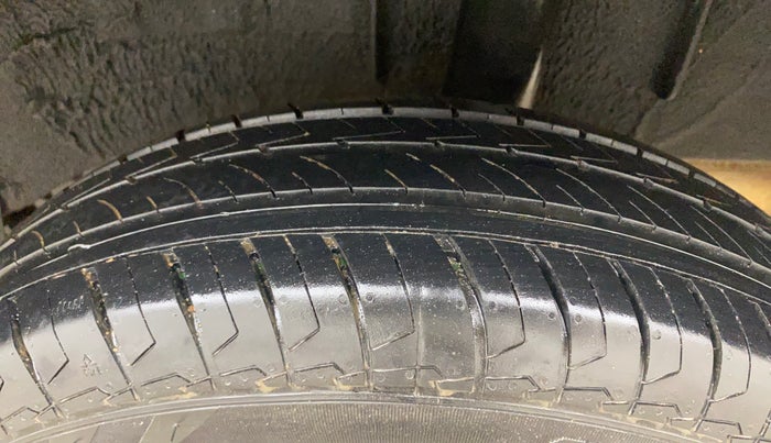 2022 Renault TRIBER RXT, Petrol, Manual, 52,550 km, Left Rear Tyre Tread