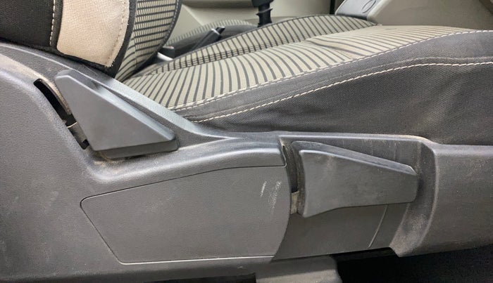 2022 Renault TRIBER RXT, Petrol, Manual, 52,550 km, Driver Side Adjustment Panel