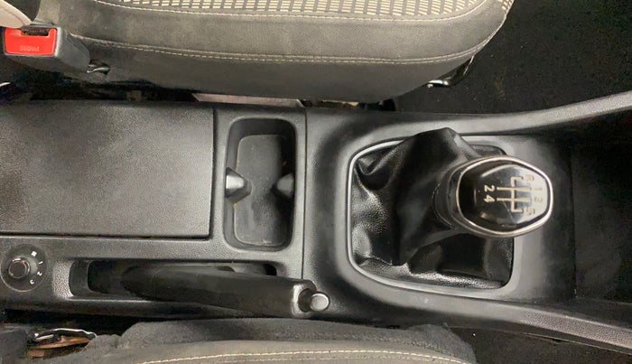 2022 Renault TRIBER RXT, Petrol, Manual, 52,550 km, Gear Lever