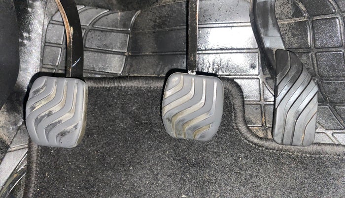 2022 Renault TRIBER RXT, Petrol, Manual, 52,550 km, Pedals