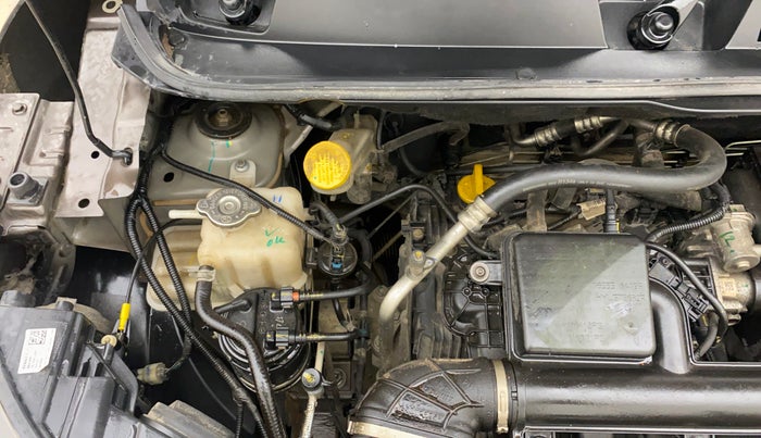 2022 Renault TRIBER RXT, Petrol, Manual, 52,550 km, Engine View - Right