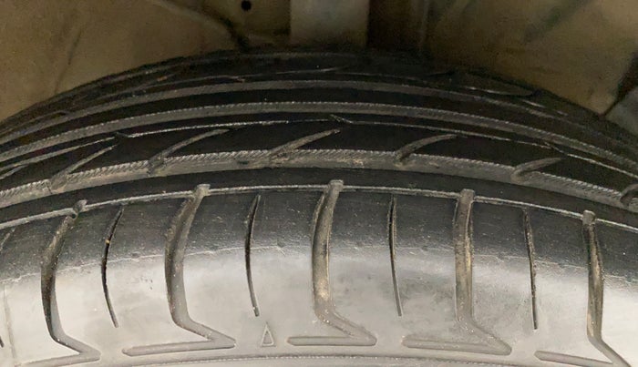 2017 Hyundai Creta E PLUS 1.6 PETROL, Petrol, Manual, 45,965 km, Right Front Tyre Tread