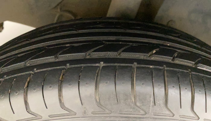 2017 Hyundai Creta E PLUS 1.6 PETROL, Petrol, Manual, 45,965 km, Right Rear Tyre Tread