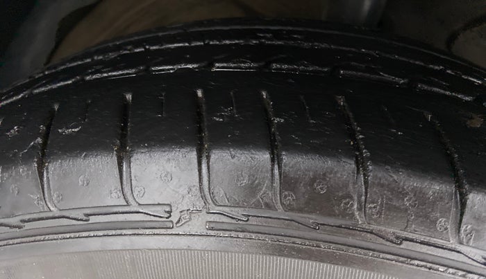 2019 MG HECTOR SHARP DCT PETROL, Petrol, Automatic, 23,953 km, Right Front Tyre Tread