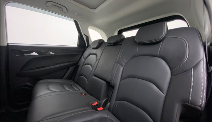 2019 MG HECTOR SHARP DCT PETROL, Petrol, Automatic, 23,953 km, Right Side Rear Door Cabin