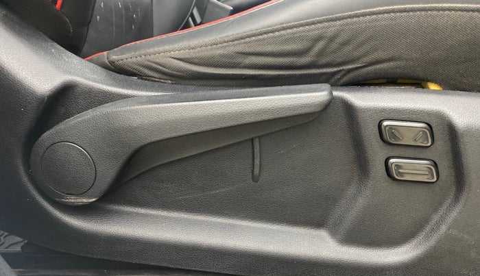 2022 Hyundai VENUE N LINE N8 1.0 TURBO DCT, Petrol, Automatic, 16,700 km, Driver Side Adjustment Panel