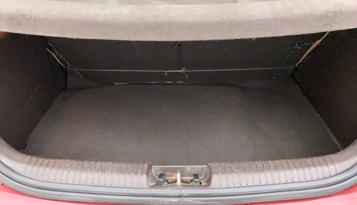 2011 Hyundai i20 MAGNA 1.2, Petrol, Manual, 44,084 km, Boot Inside