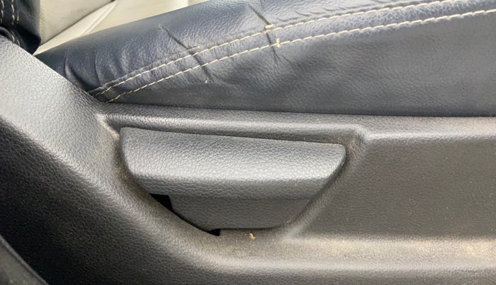 2012 Hyundai Eon MAGNA, Petrol, Manual, 70,686 km, Driver Side Adjustment Panel