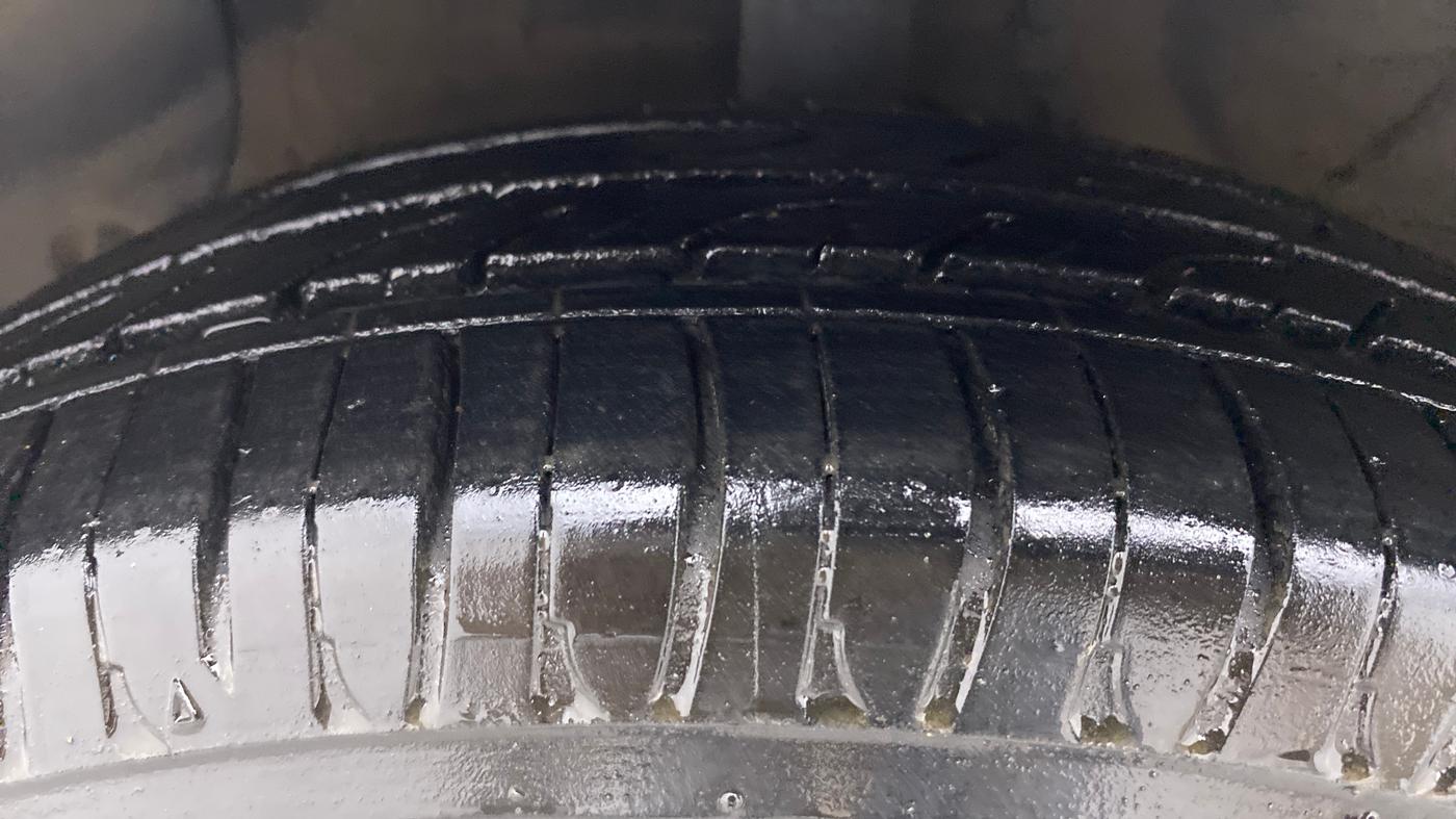 2013 Hyundai Grand i10 ASTA 1.2 VTVT, Petrol, Manual, 59,859 km, Left Front Tyre Tread