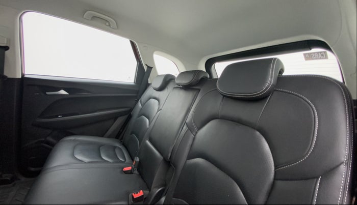 2020 MG HECTOR SMART HYBRID 1.5 PETROL, Petrol, Manual, 15,108 km, Right Side Rear Door Cabin