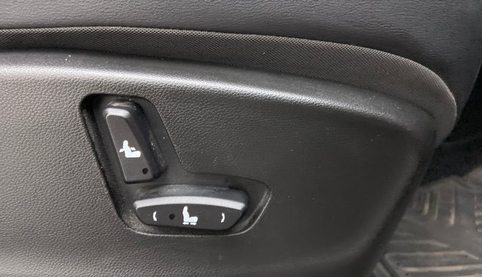 2020 MG HECTOR SMART HYBRID 1.5 PETROL, Petrol, Manual, 15,108 km, Driver Side Adjustment Panel