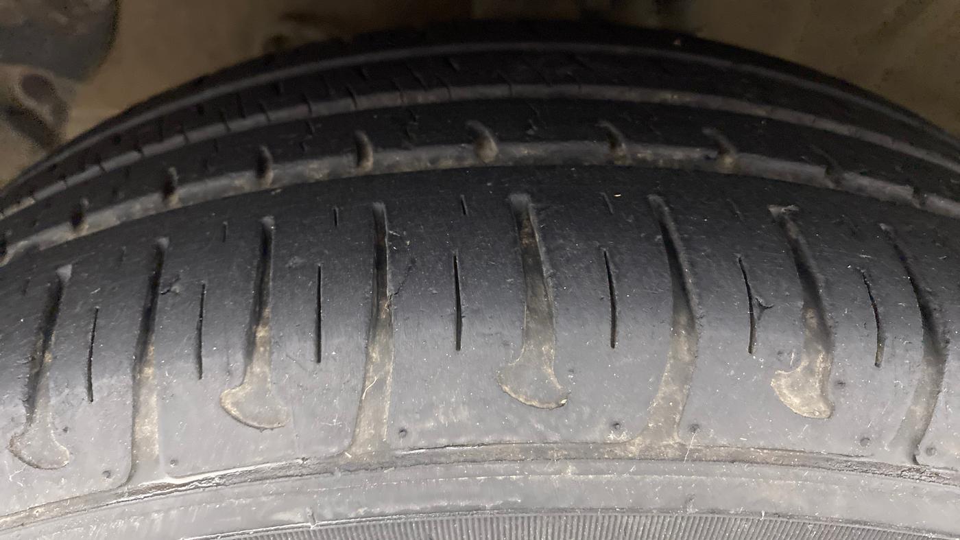 2019 Hyundai Grand i10 MAGNA 1.2 KAPPA VTVT, Petrol, Manual, 14,740 km, Left Front Tyre Tread