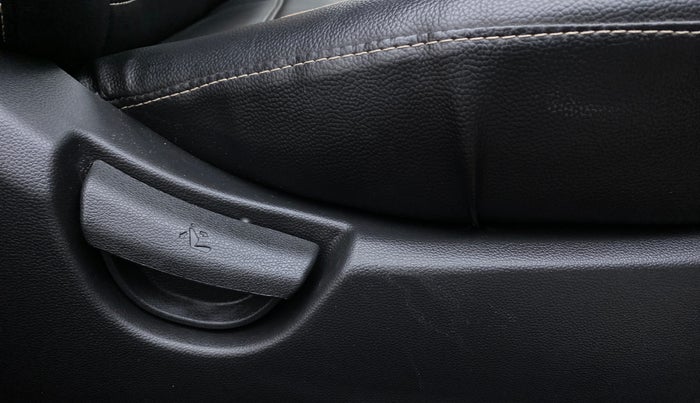 2019 Hyundai Grand i10 MAGNA 1.2 KAPPA VTVT, Petrol, Manual, 14,740 km, Driver Side Adjustment Panel