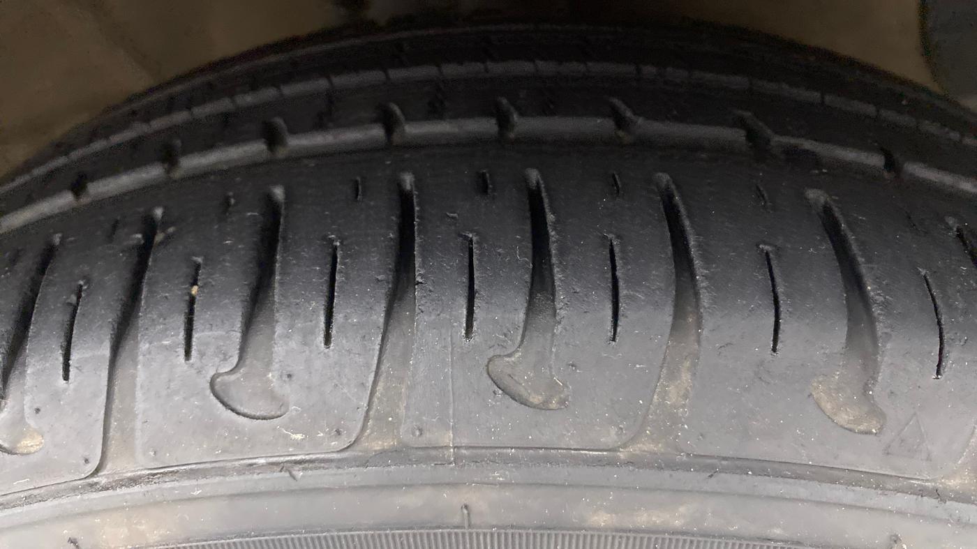 2019 Hyundai Grand i10 MAGNA 1.2 KAPPA VTVT, Petrol, Manual, 14,740 km, Right Front Tyre Tread