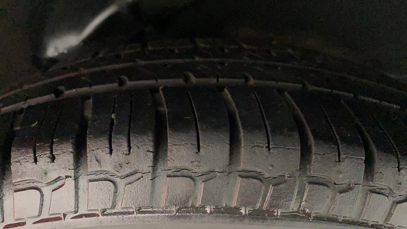 2014 Hyundai i10 MAGNA 1.1, Petrol, Manual, 34,902 km, Left Rear Tyre Tread