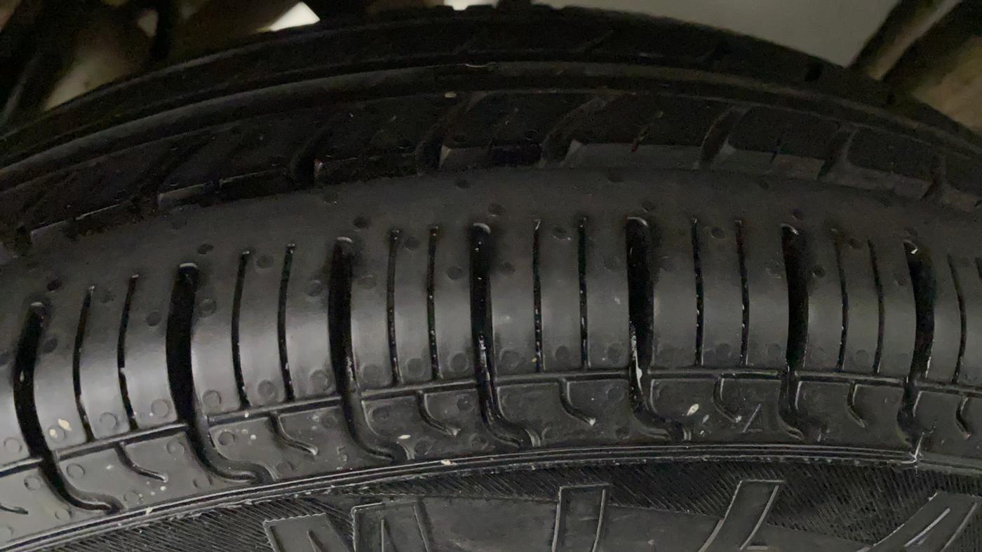 2019 Maruti Alto 800 LXI, Petrol, Manual, 33,325 km, Left Rear Tyre Tread