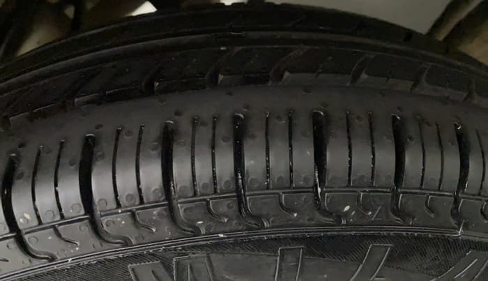 2019 Maruti Alto 800 LXI, Petrol, Manual, 33,325 km, Left Rear Tyre Tread