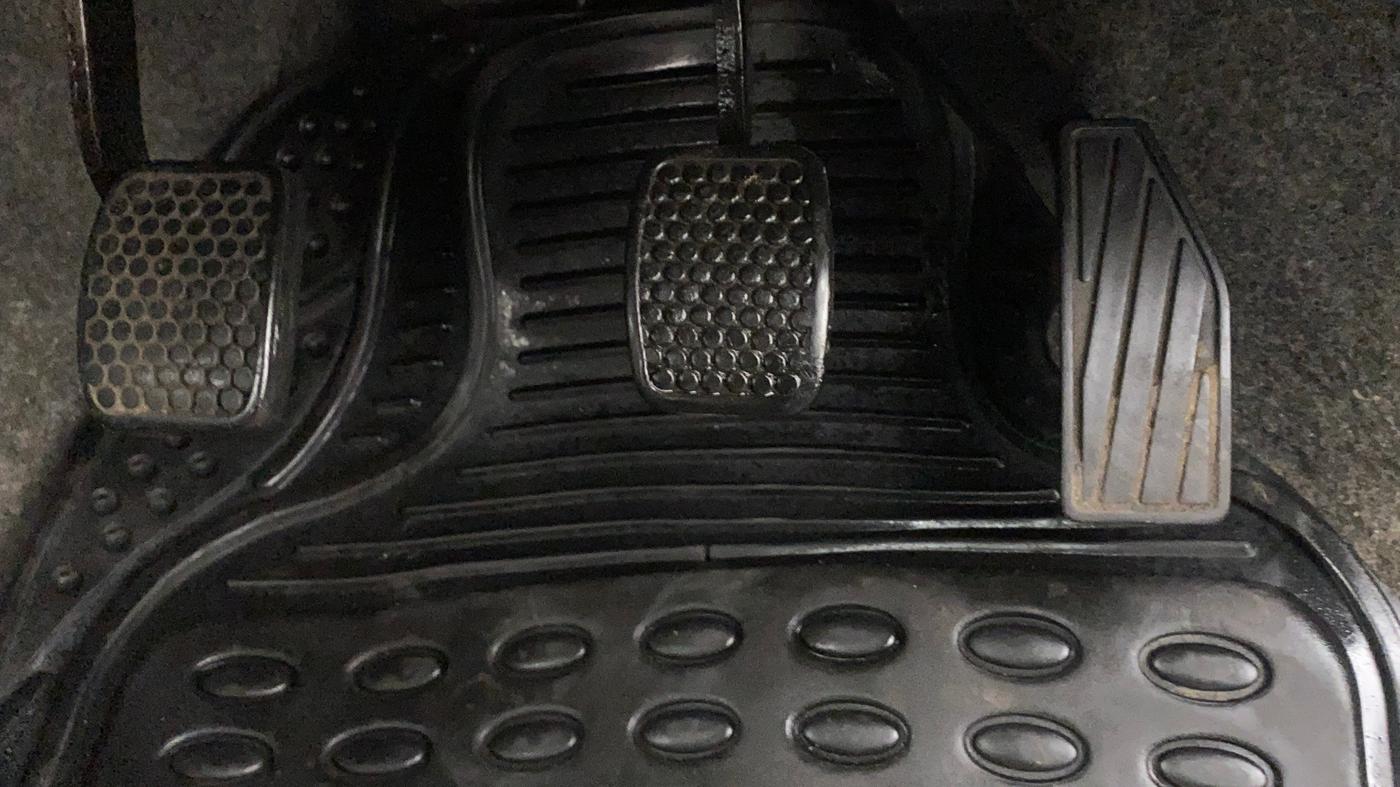 2019 Maruti Alto 800 LXI, Petrol, Manual, 33,325 km, Pedals