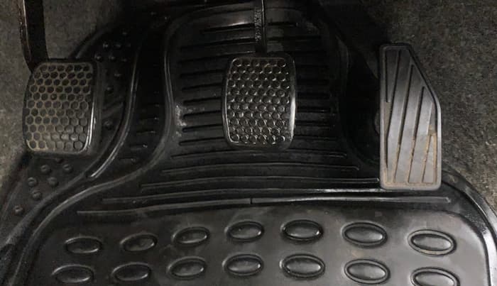 2019 Maruti Alto 800 LXI, Petrol, Manual, 33,325 km, Pedals