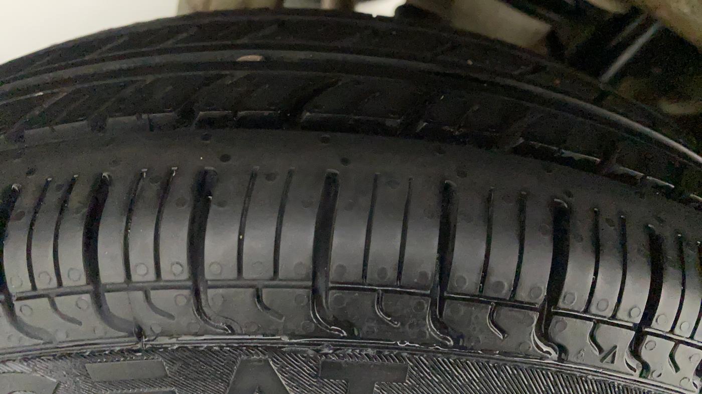 2019 Maruti Alto 800 LXI, Petrol, Manual, 33,325 km, Right Rear Tyre Tread