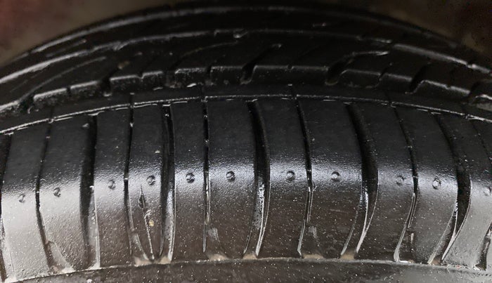2010 Maruti Zen Estilo VXI, Petrol, Manual, 45,747 km, Left Front Tyre Tread