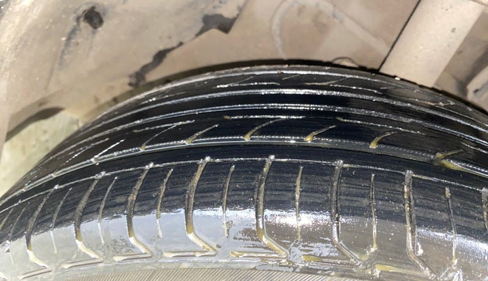 2018 Tata NEXON XZ PETROL, Petrol, Manual, 71,613 km, Right Front Tyre Tread