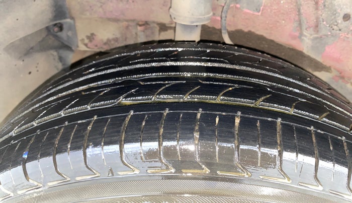 2018 Tata NEXON XZ PETROL, Petrol, Manual, 71,613 km, Right Rear Tyre Tread
