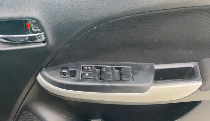 2016 Maruti Baleno ALPHA PETROL 1.2, Petrol, Manual, 70,367 km, Driver Side Door Panels Control