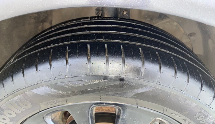 2016 Maruti Baleno ALPHA PETROL 1.2, Petrol, Manual, 70,367 km, Right Front Tyre Tread